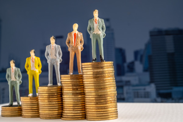 集團(tuán)財(cái)務(wù)整合優(yōu)化：降低成本，提高資金使用效率