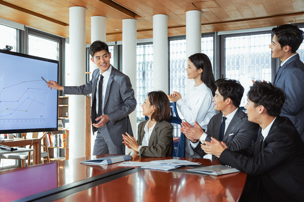 優(yōu)化組織內(nèi)部協(xié)同與溝通機(jī)制，提高組織效率和執(zhí)行力