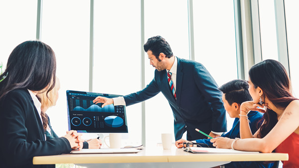 績(jī)效激勵(lì)：激發(fā)員工潛力，提升整體績(jī)效水平