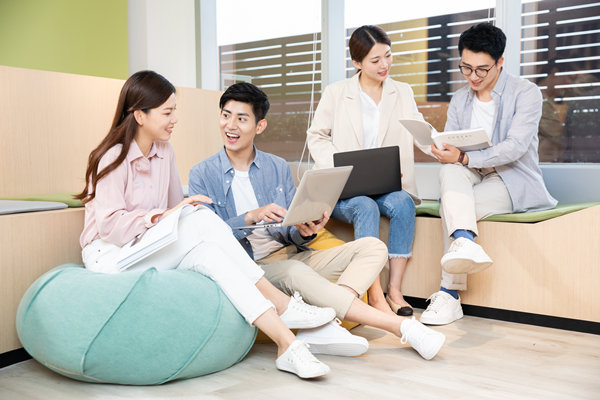 員工培訓(xùn)與發(fā)展：提升技能，實(shí)現(xiàn)卓越績(jī)效