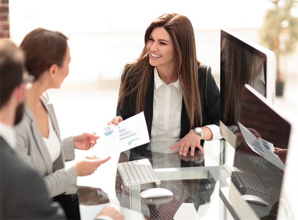 績效評估與反饋：客觀評估，持續(xù)改進(jìn)