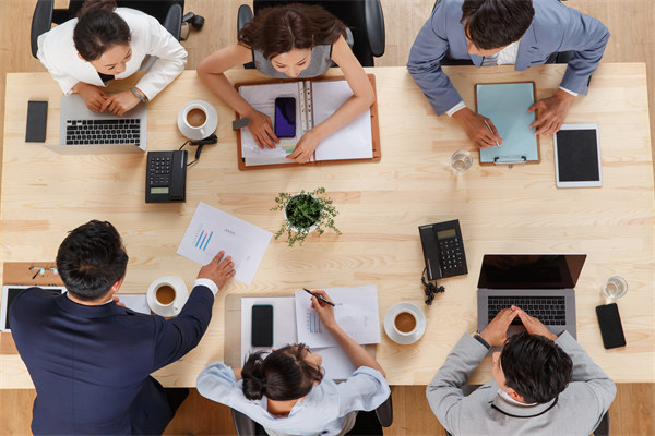 關(guān)鍵績效指標(biāo)（KPI）：明確目標(biāo)，跟蹤進展