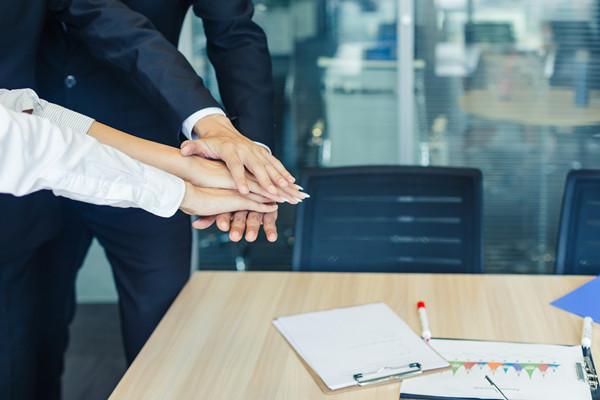 遠(yuǎn)程團(tuán)隊的績效管理：應(yīng)對遠(yuǎn)程挑戰(zhàn)，保持高效協(xié)作