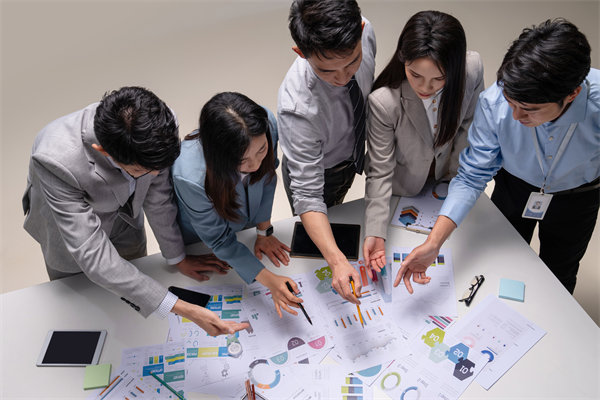 制定精準(zhǔn)經(jīng)營計(jì)劃，引領(lǐng)企業(yè)穩(wěn)健發(fā)展，實(shí)現(xiàn)長遠(yuǎn)目標(biāo)