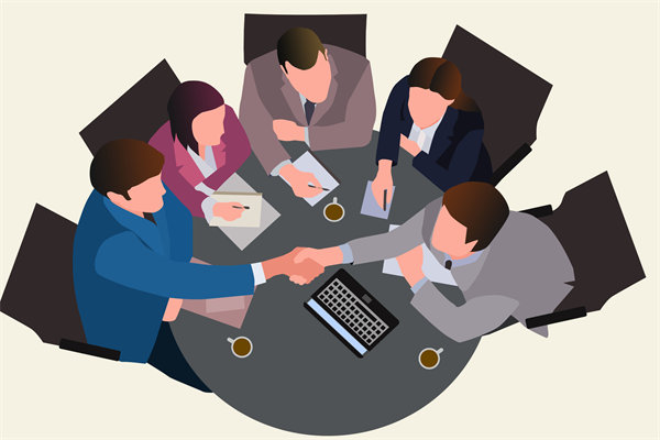 在企業(yè)管理中，專權(quán)式和民主式管理各有哪些優(yōu)缺點(diǎn)？