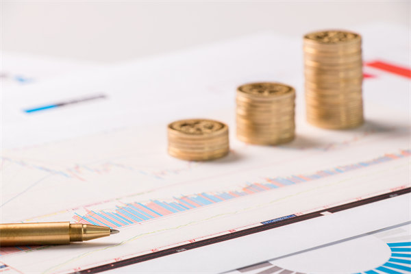 結(jié)合實際，談?wù)勂髽I(yè)在戰(zhàn)略薪酬設(shè)計時要注意哪些問題？