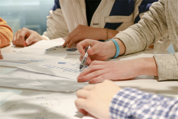 強(qiáng)化企業(yè)管理培訓(xùn)，提升員工素質(zhì)，打造高效團(tuán)隊