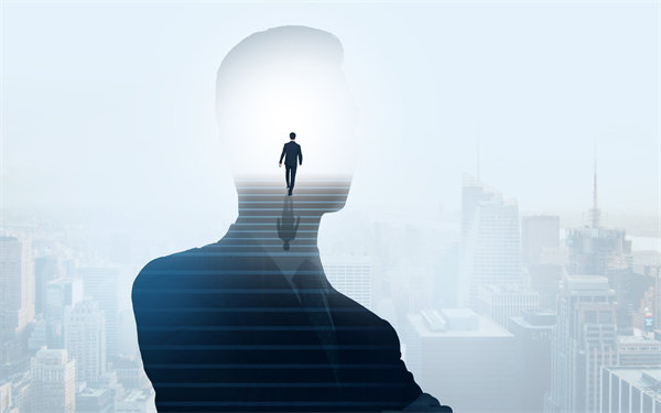 模擬經(jīng)營，發(fā)現(xiàn)企業(yè)不足，制定適合企業(yè)的戰(zhàn)略規(guī)劃