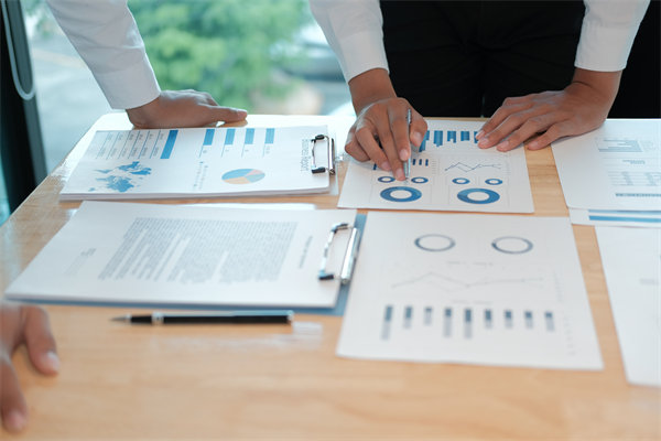 如何設(shè)計科學(xué)的薪酬績效以激勵員工持續(xù)高效工作？