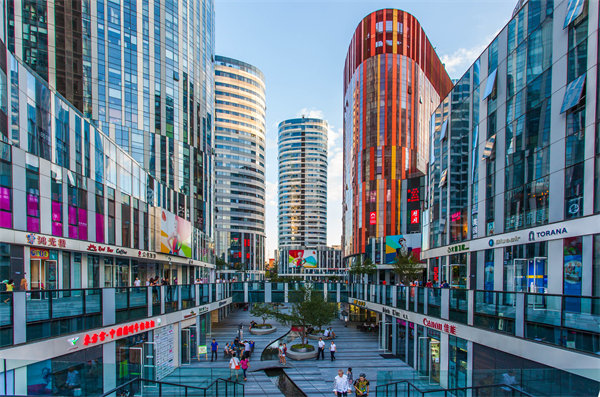 面對(duì)全球化挑戰(zhàn)，企業(yè)國(guó)際化戰(zhàn)略應(yīng)如何布局與調(diào)整？