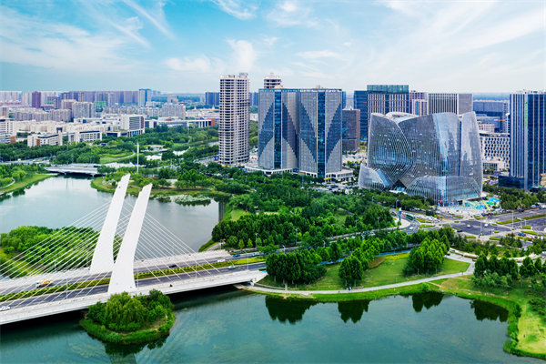 管理咨詢?nèi)绾沃︵嵵萜髽I(yè)實(shí)現(xiàn)市場(chǎng)競(jìng)爭(zhēng)力的提升？