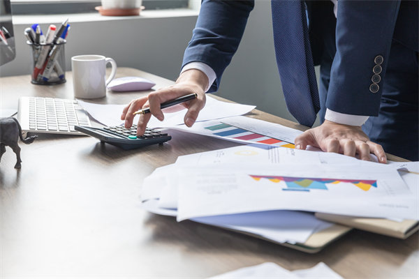 行業(yè)變革下，薪酬調(diào)整策略如何緊跟市場步伐？