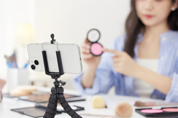 社交媒體營銷中，情感共鳴如何轉(zhuǎn)化為銷售力？