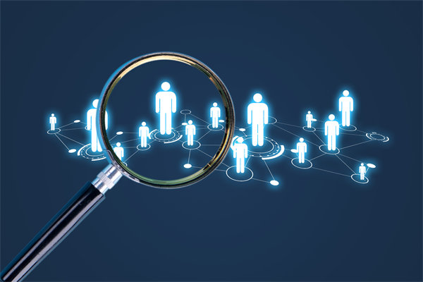 如何平衡長期戰(zhàn)略規(guī)劃與短期預(yù)算目標(biāo)的矛盾與沖突？