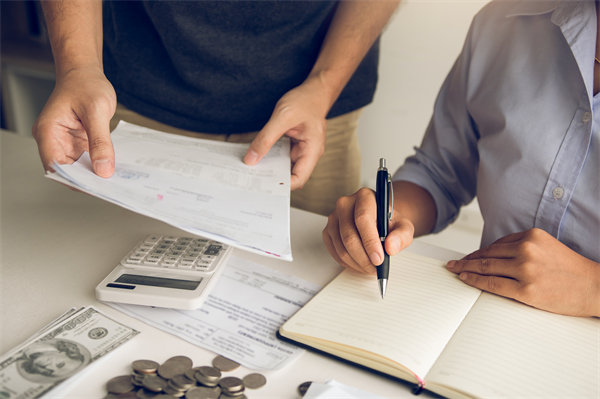 績(jī)效不佳員工的薪酬調(diào)整策略：如何既公平又有效？