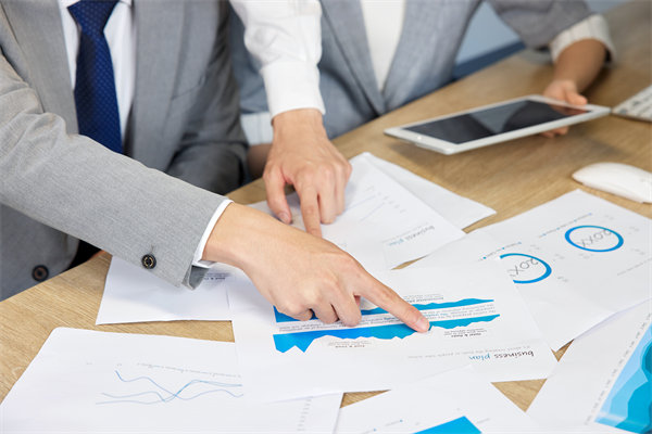 隨著業(yè)務(wù)發(fā)展，如何靈活調(diào)整組織規(guī)模與結(jié)構(gòu)？