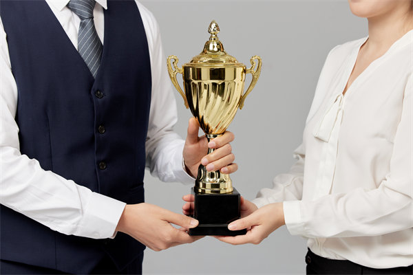 如何有效招聘并留住頂尖人才，提升團(tuán)隊競爭力？