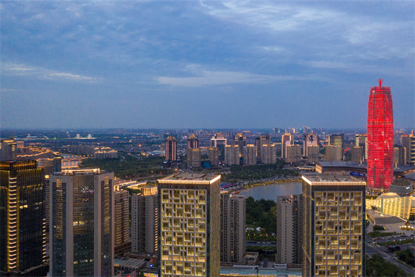 管理咨詢?nèi)绾沃︵嵵葜行∑髽I(yè)突破發(fā)展瓶頸？