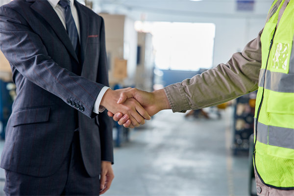 在精益轉(zhuǎn)型過程，如何克服員工抵觸情緒，促進改革？