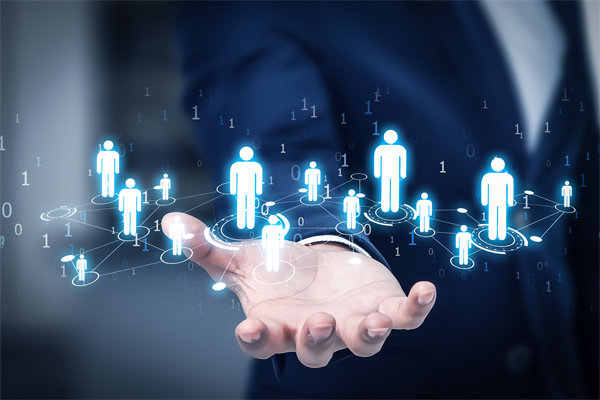 在變革中，如何有效管理組織內(nèi)部的沖突與不確定性？