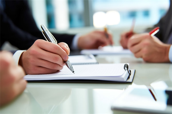 年度經(jīng)營計(jì)劃中的員工培訓(xùn)與發(fā)展計(jì)劃如何設(shè)計(jì)？