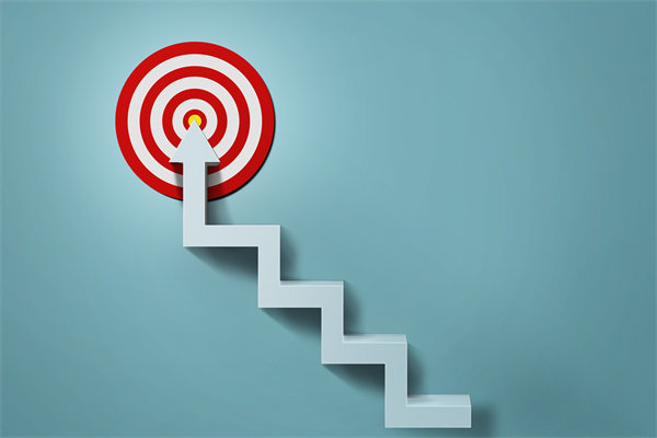 如何平衡員工個(gè)人績(jī)效與企業(yè)整體目標(biāo)，實(shí)現(xiàn)雙贏？