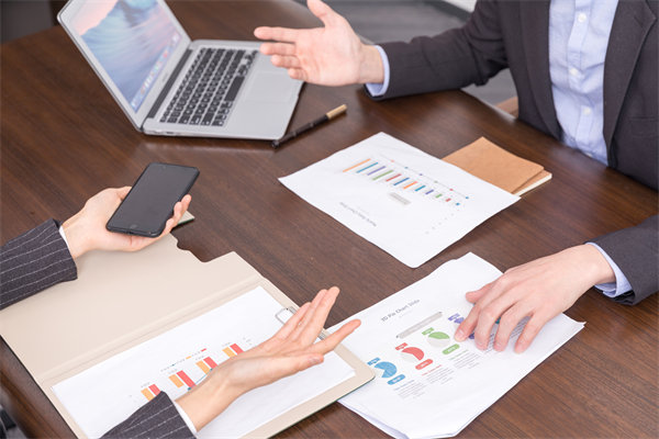 市場環(huán)境突變時，企業(yè)如何靈活調(diào)整預算策略以應對？