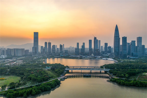 深圳集團(tuán)管控咨詢公司如何助力企業(yè)實(shí)現(xiàn)高效集權(quán)與分權(quán)？