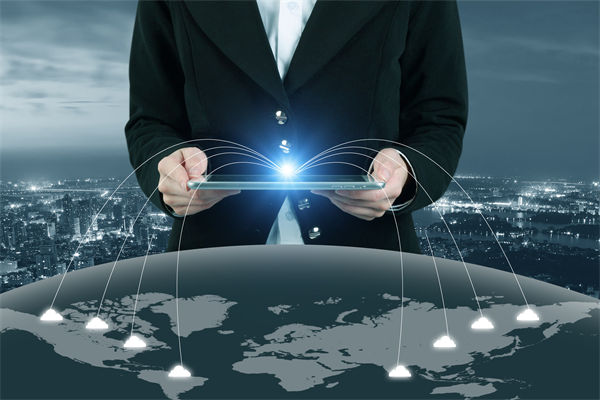 跨國企業(yè)如何管理文化差異以實(shí)現(xiàn)全球戰(zhàn)略協(xié)同？