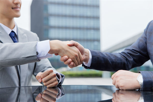 勞動(dòng)關(guān)系管理中，如何避免糾紛，構(gòu)建和諧環(huán)境？