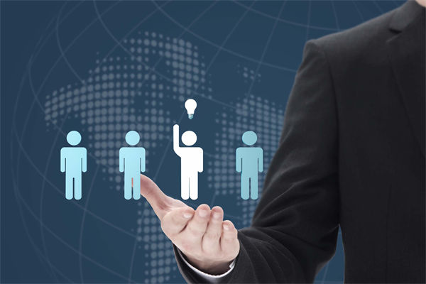 制定年度經營計劃時，如何平衡創(chuàng)新與風險？