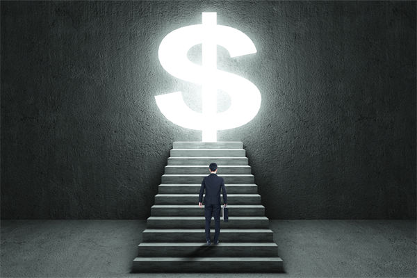 薪酬管理中，如何考慮員工個人發(fā)展，實現(xiàn)長期激勵？