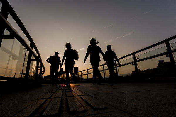 跨部門協(xié)作在精益生產(chǎn)推進(jìn)中的障礙與破解之道是？