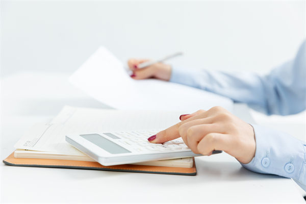 高管薪酬如何設(shè)計(jì)，才能既激勵(lì)又符合市場(chǎng)規(guī)范？