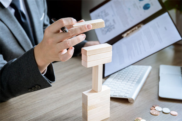 如何通過預(yù)算管理，加強(qiáng)企業(yè)的風(fēng)險(xiǎn)預(yù)警與防范能力？