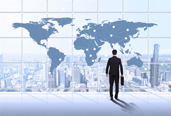 績(jī)效咨詢過(guò)程中，如何確保咨詢方案的落地實(shí)施？