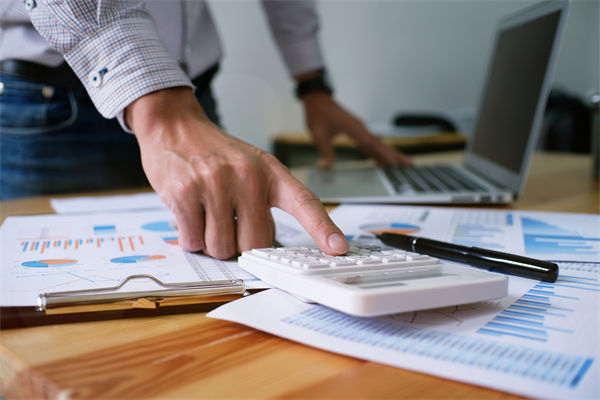 薪酬與績效如何掛鉤，專業(yè)咨詢?nèi)绾沃珳?zhǔn)設(shè)計？