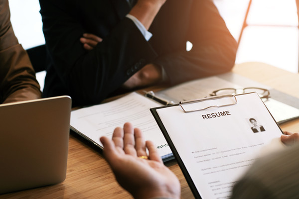 人才流失嚴(yán)重，人力資源管理如何構(gòu)建穩(wěn)固人才防線？