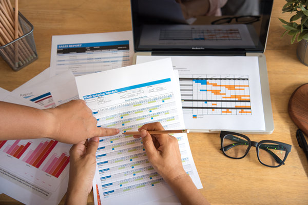 在薪酬績(jī)效管理中，如何融入員工個(gè)人發(fā)展計(jì)劃？