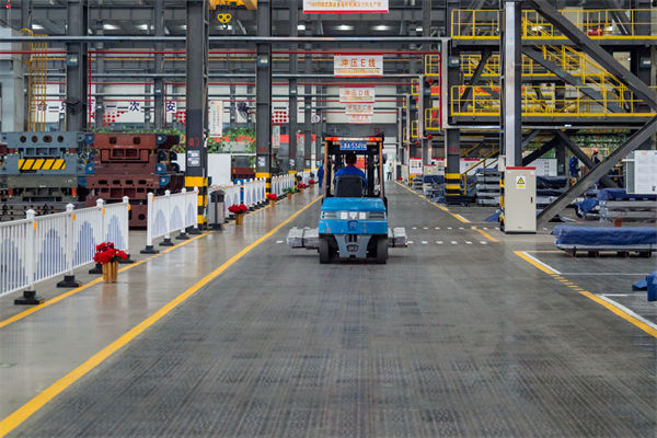 車間布局混亂不堪，精益生產(chǎn)巧妙規(guī)劃讓效率直線飆升