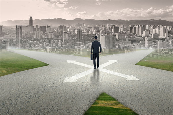 企業(yè)轉(zhuǎn)型遇阻，管理咨詢?nèi)绾尉珳?zhǔn)破局開辟新增長路徑？