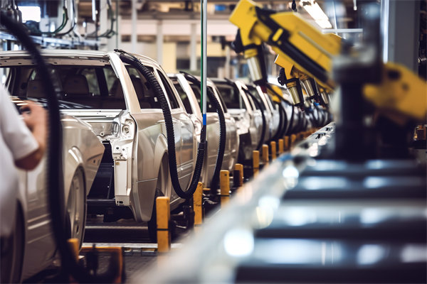 在精益生產(chǎn)過(guò)程中，如何有效識(shí)別并解決生產(chǎn)瓶頸問(wèn)題？