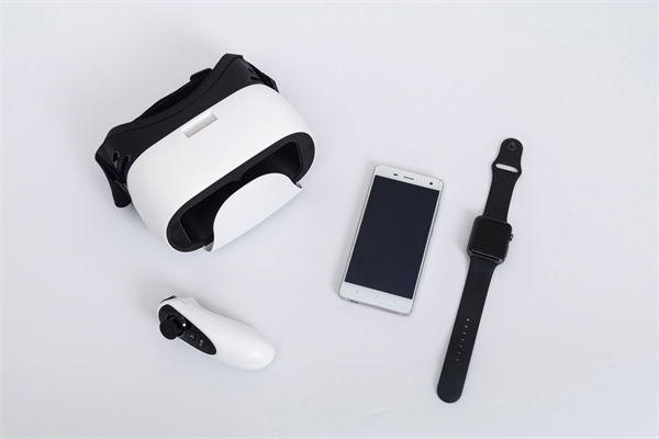 在滾動(dòng)預(yù)算模式下，如何確保預(yù)算的連續(xù)性和前瞻性？