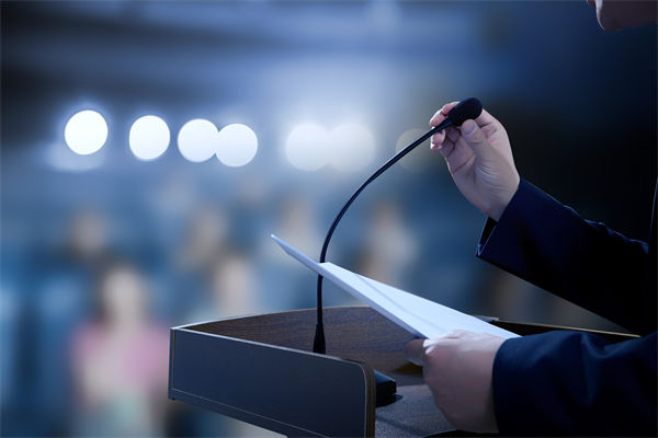 大降對(duì)華關(guān)稅，特朗普為何轉(zhuǎn)彎？制造業(yè)怎么看？