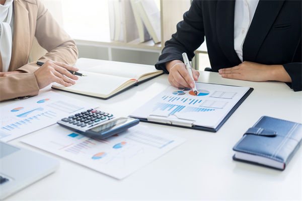 央行5月7日宣布降準(zhǔn)降息，對(duì)企業(yè)薪酬績(jī)效的啟示