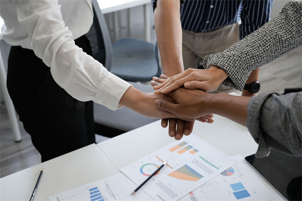 戰(zhàn)略管理怎樣融合多元文化，驅(qū)動跨國業(yè)務(wù)的拓展？