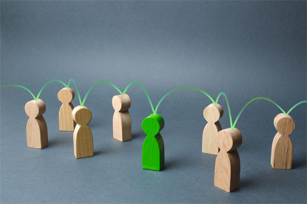 戰(zhàn)略執(zhí)行層層衰減，集團(tuán)管控如何確保目標(biāo)精準(zhǔn)落地？