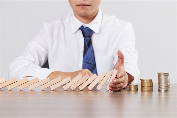 集團(tuán)風(fēng)險(xiǎn)管控薄弱，如何加強(qiáng)風(fēng)險(xiǎn)管理保障集團(tuán)運(yùn)營(yíng)？