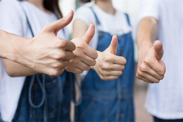 企業(yè)文化標(biāo)語(yǔ)掛滿墻，為何員工依然缺乏認(rèn)同感？