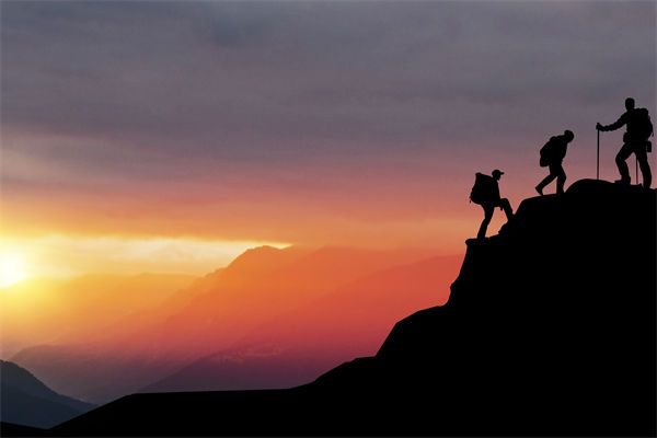 高層標(biāo)榜的文化理念，為何與基層執(zhí)行完全兩張皮？